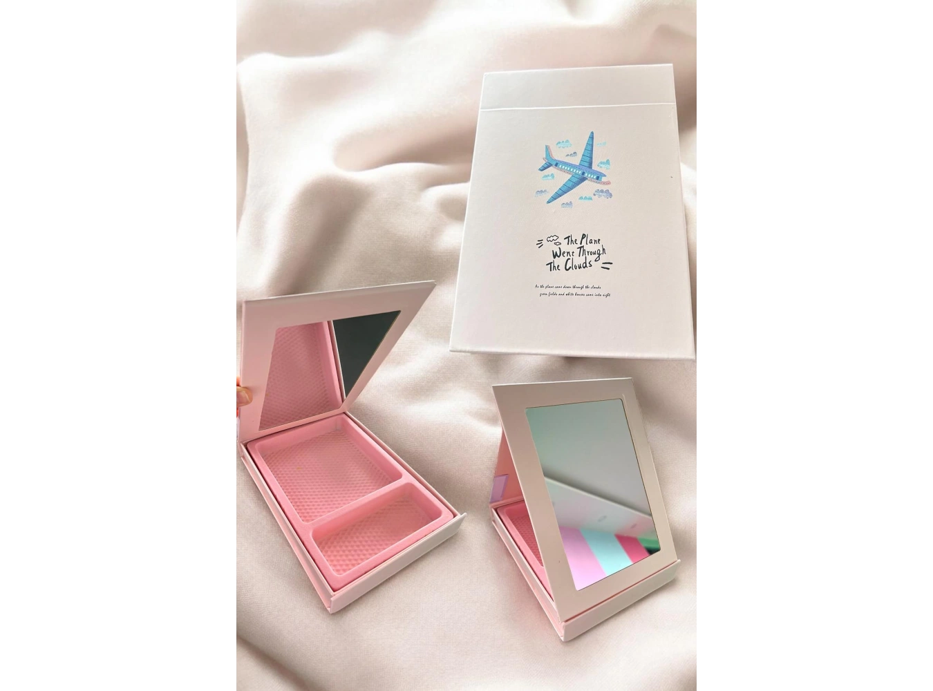 Pembe Renk Uçak Figürlü Ayna Detaylı Takı Organizeri