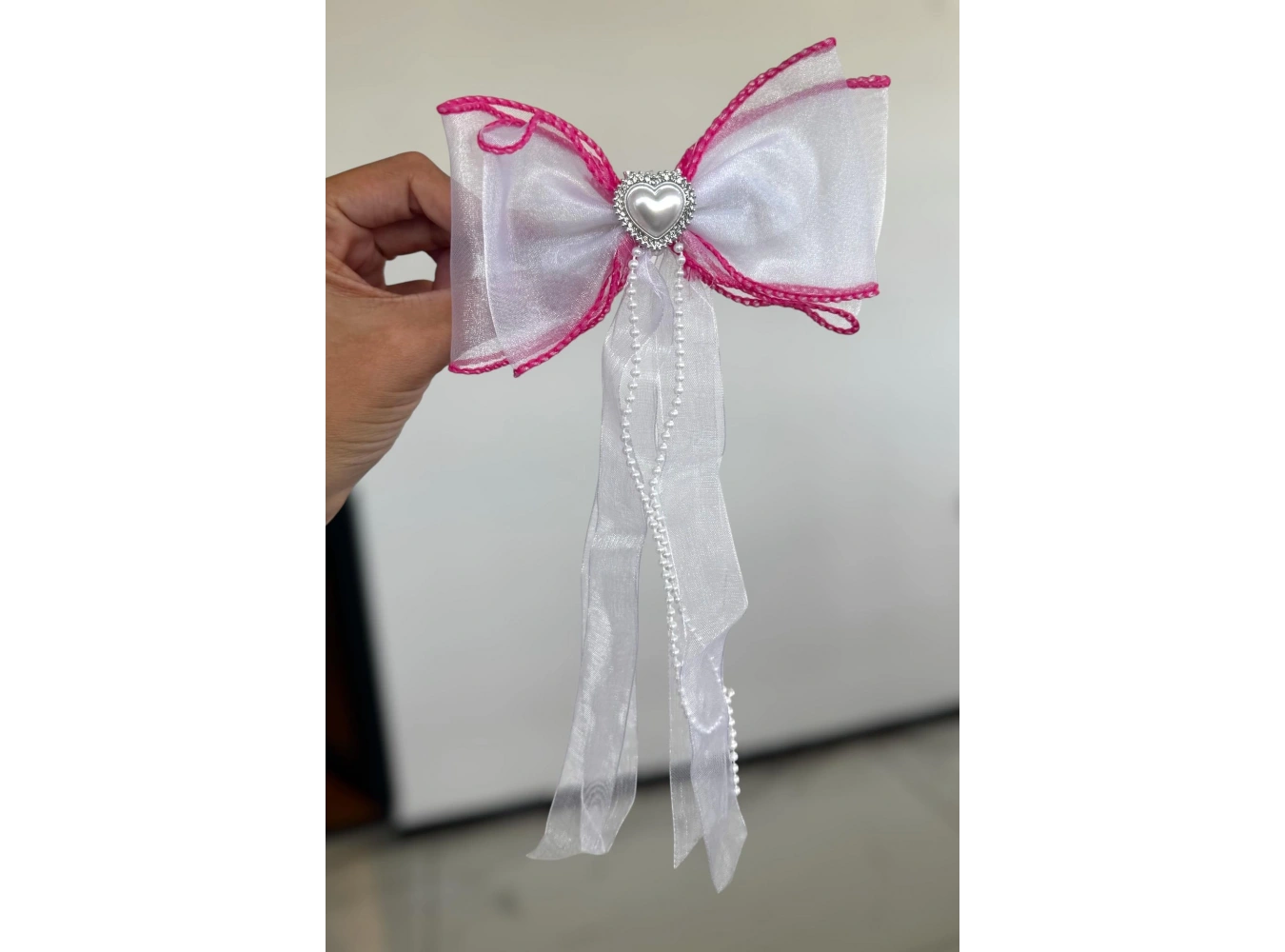 Pembe Ve Beyaz Renk Kalp Figürlü İnci Detaylı Kurdele Otomat Toka