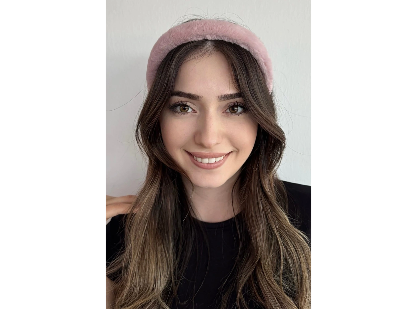 Pudra Renk Peluş Taç