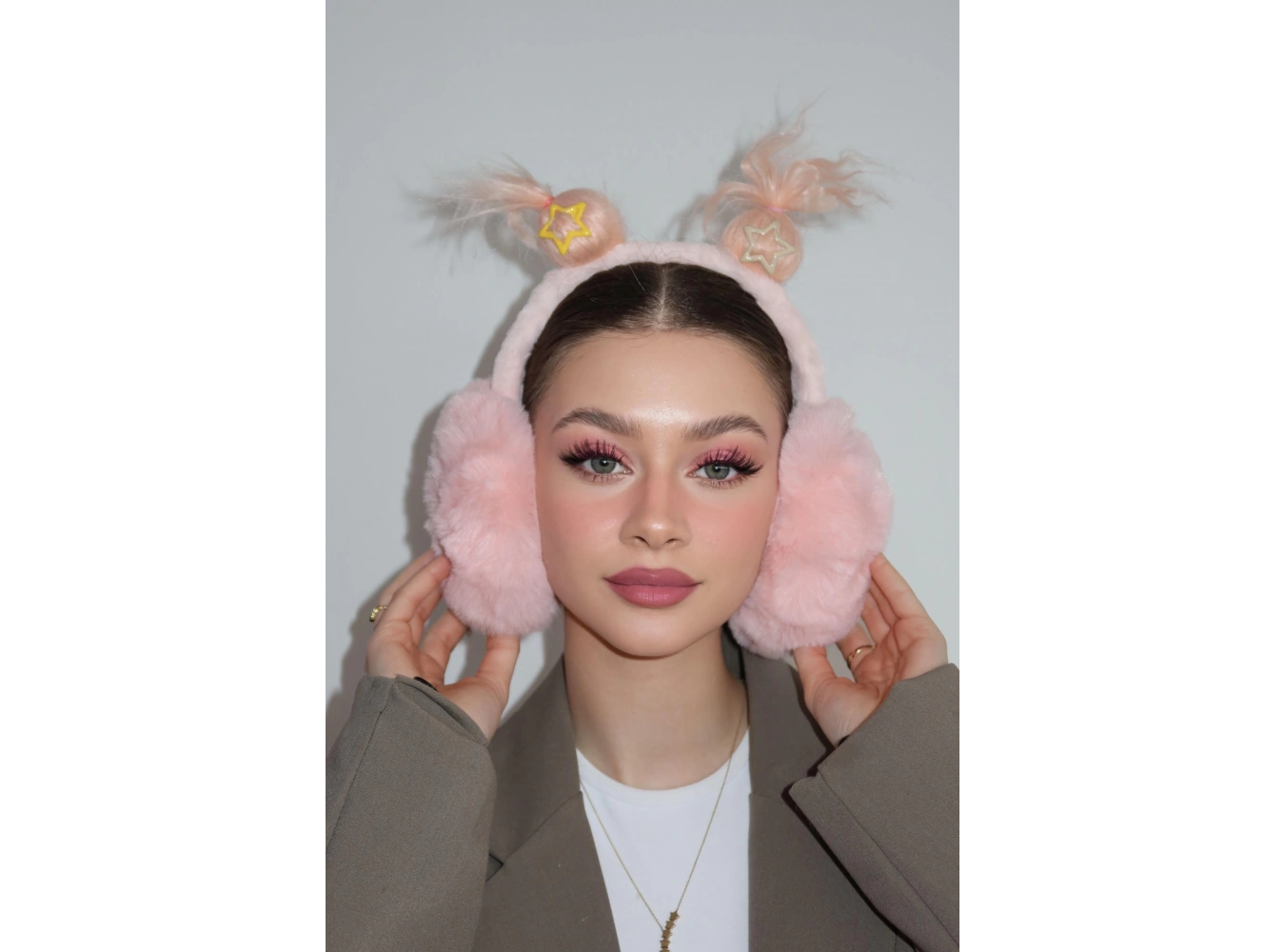 Pudra Renk Saç Detaylı Peluş Kulaklık