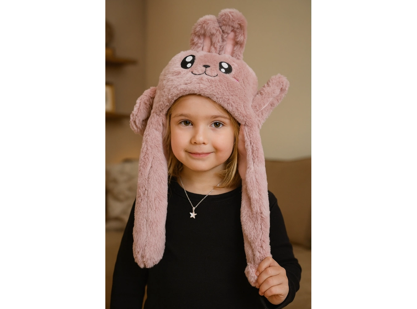 Pudra Renk Tavşan Figürlü Kulakları Oynayan Peluş Şapka