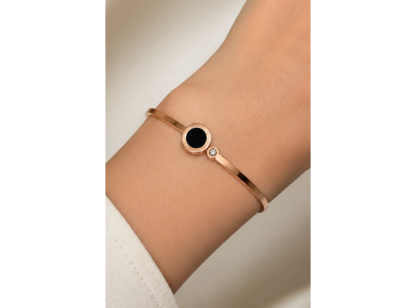 Rose Gold Renk Çelik Kelepçe Bileklik