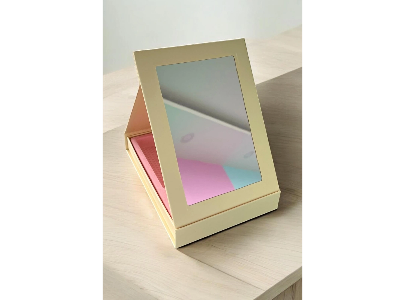 Sarı Renk Ayna Detaylı Takı Organizeri