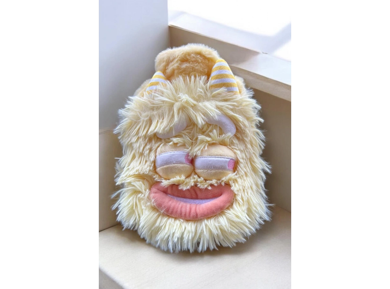 Sarı Renk Canavar Figürlü Peluş Sıcak Su Torbası