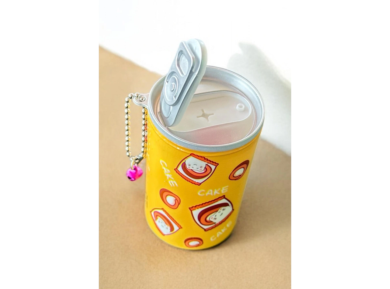 Sarı Renk Karışık Figürlü Anahtarlık Detaylı Kutulu Islak Mendil