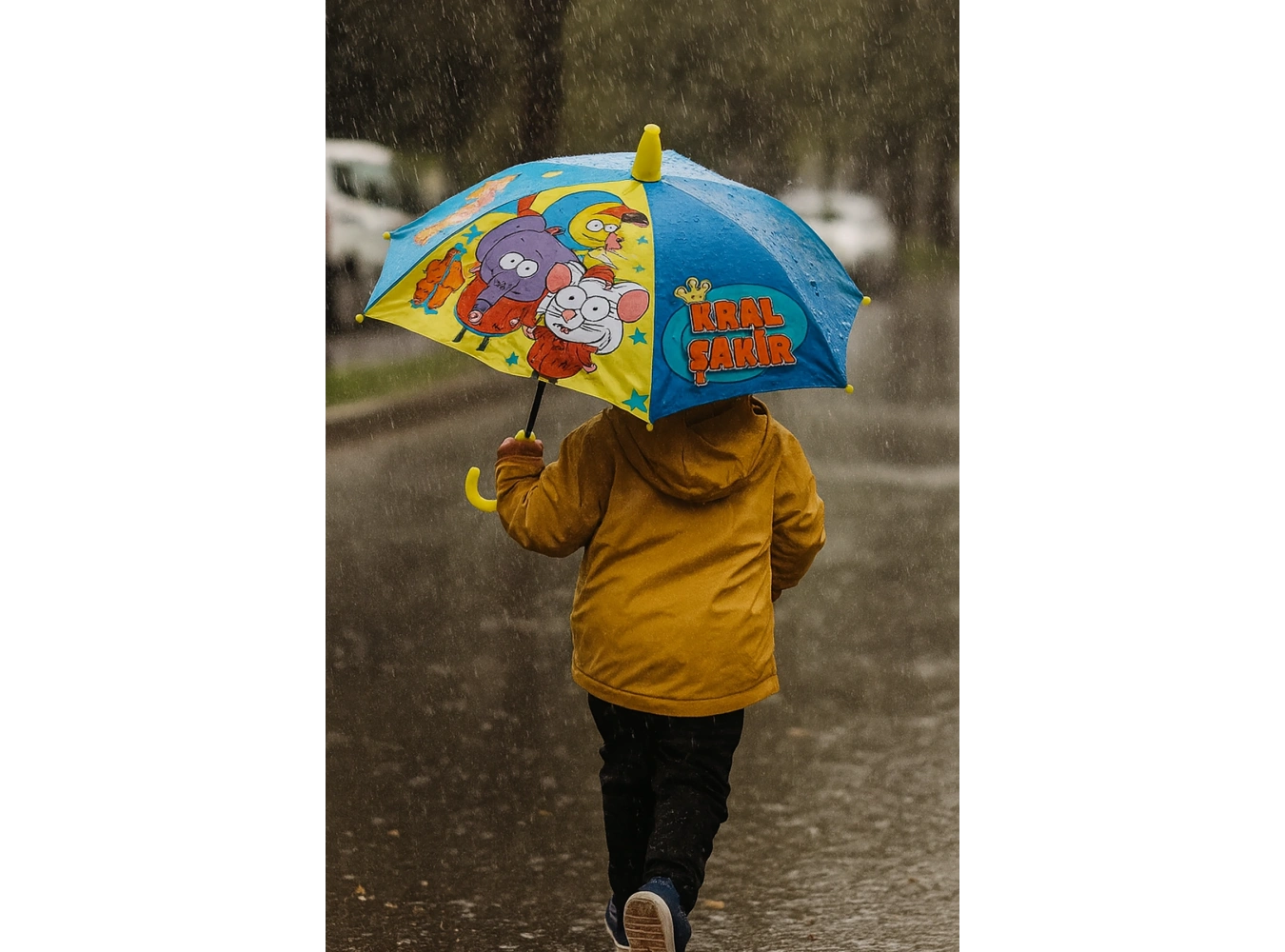 Sarı Renk Karışık Figürlü Kılıflı Çocuk Şemsiye