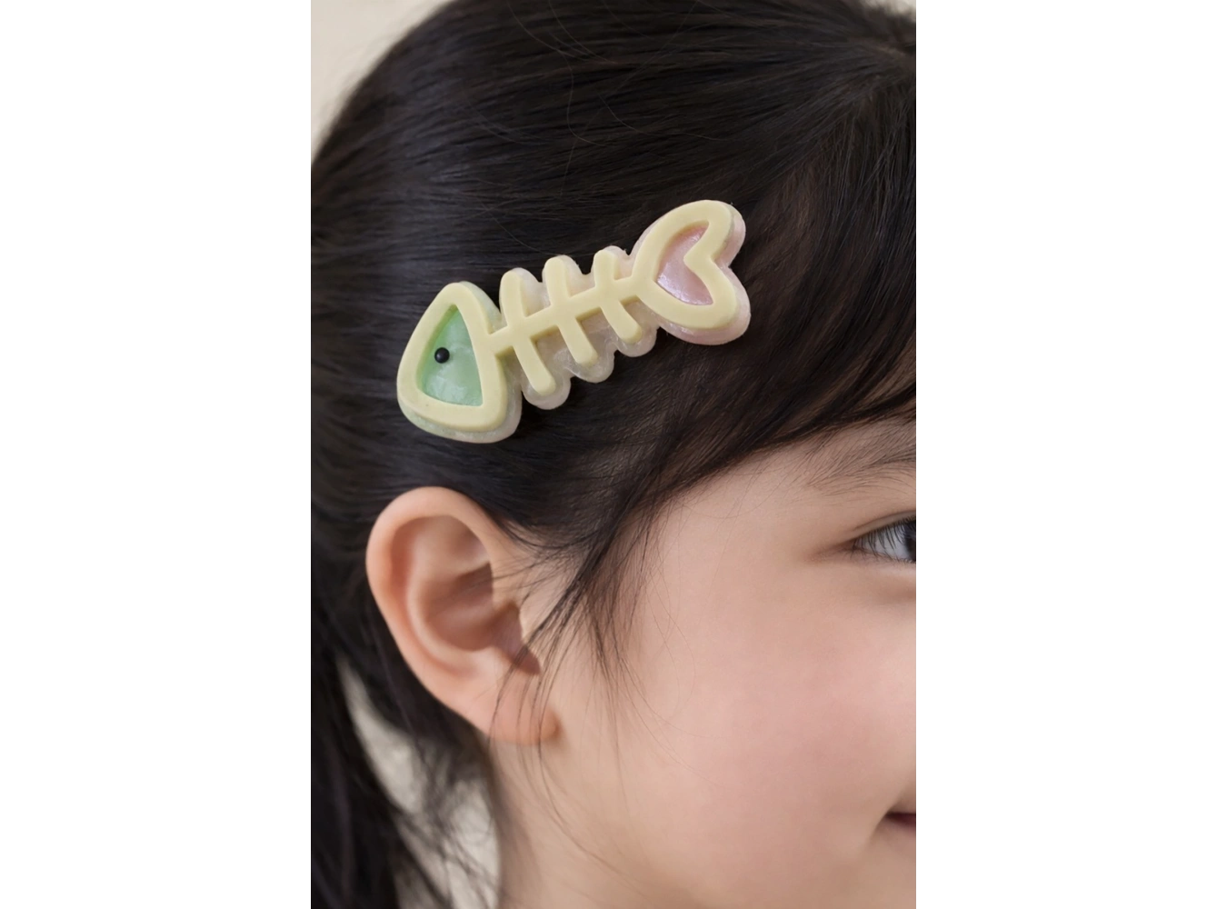 Sarı Renk Kılçık Figürlü Yan Toka