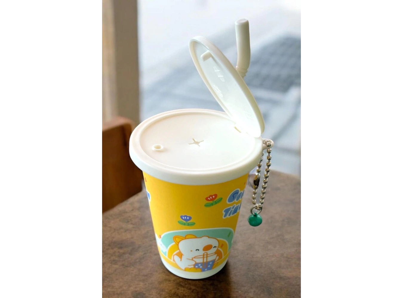 Sarı Renk Milkshake Figürlü Anahtarlık Detaylı Kutulu Islak Mendil