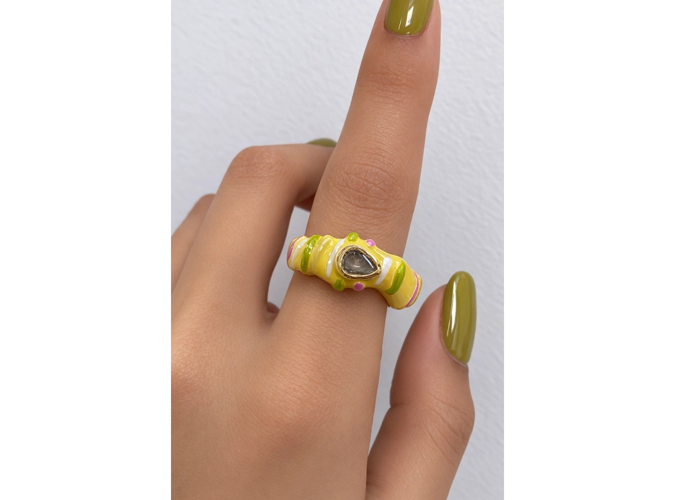 Sarı Renk Mineli Ayarlanabilir Taş Detaylı Yüzük