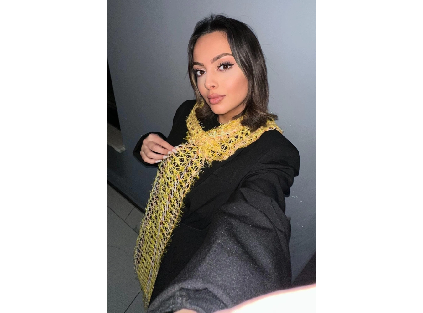 Sarı Renk Örgü Detaylı Şal