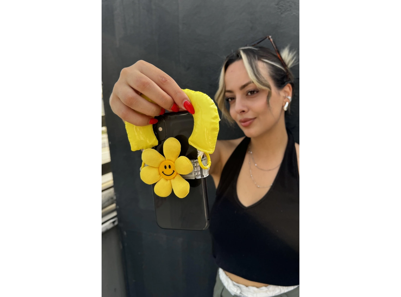 Sarı Renk Papatya Figürlü Telefon Aksesuarı