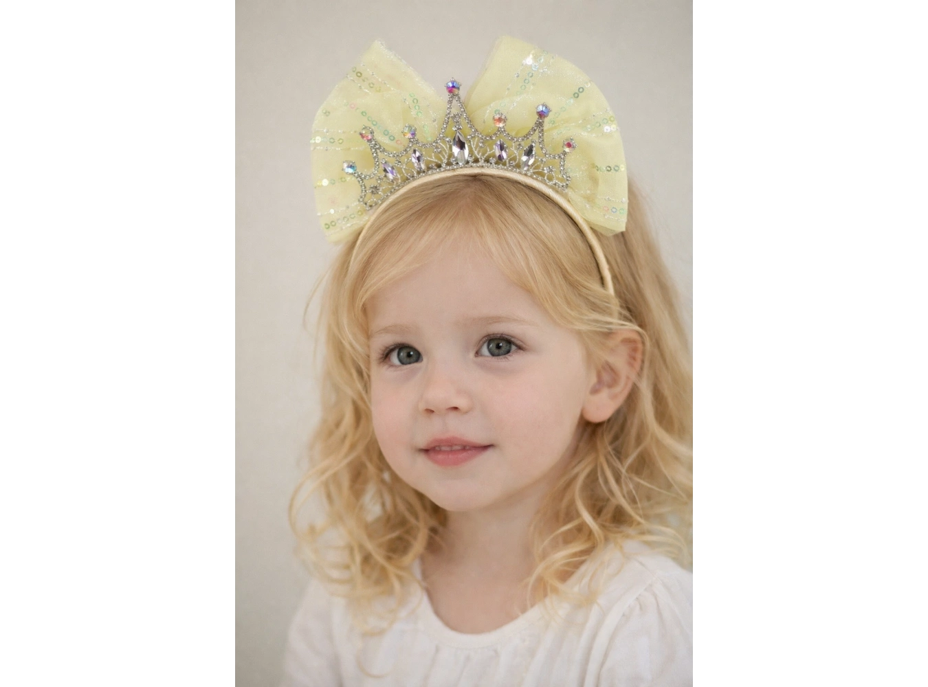 Sarı Renk Taş Detaylı Çocuk Taç