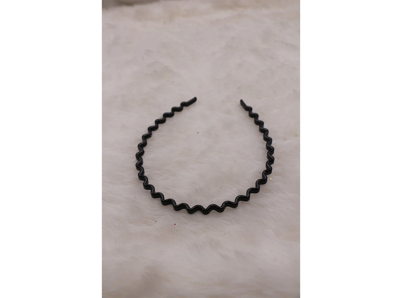 Siyah Kıvrımlı Taç