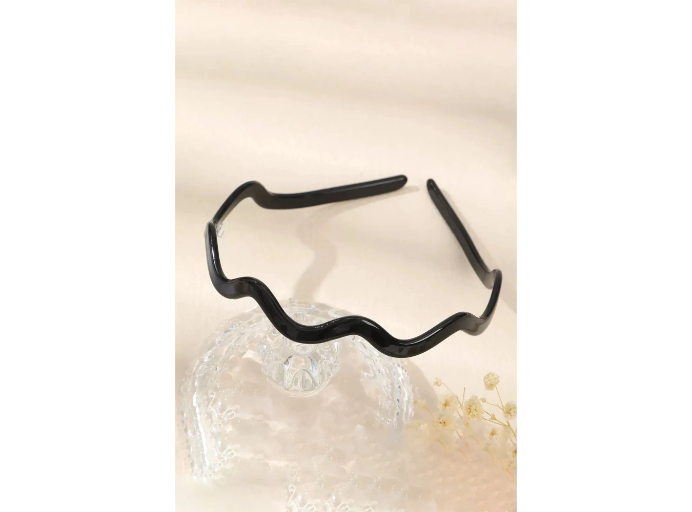 Siyah Kıvrımlı Taç