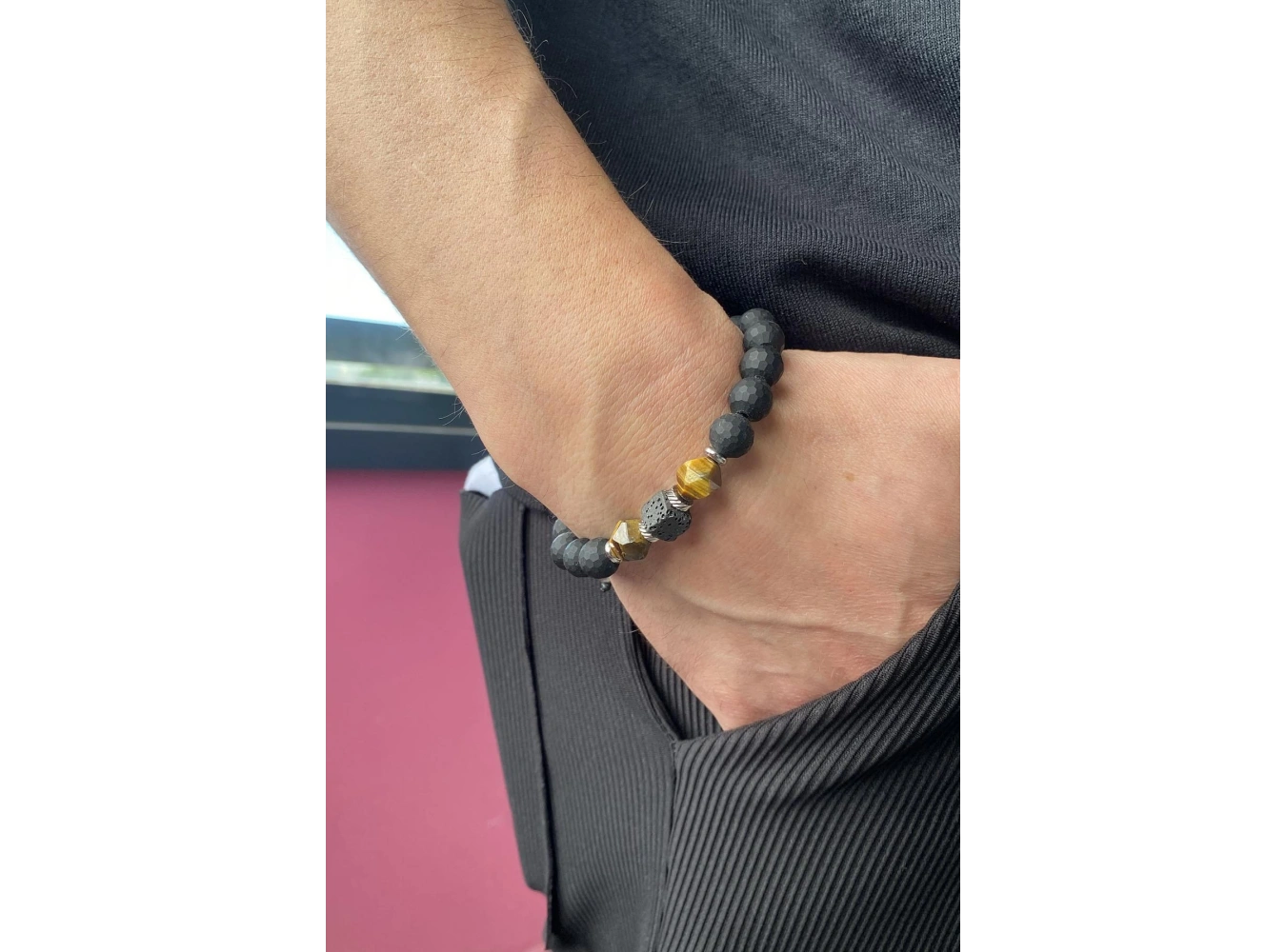 Siyah Renk Boncuk Detaylı Erkek Bileklik