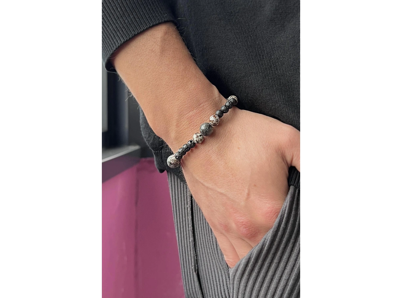 Siyah Renk Boncuk Detaylı Erkek Bileklik