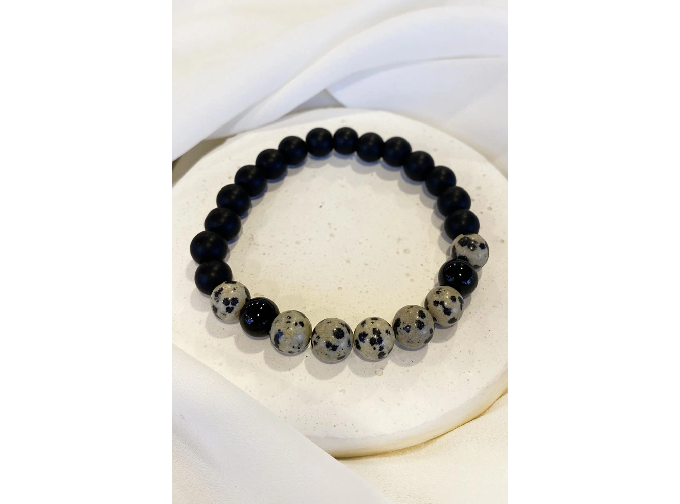 Siyah Renk Boncuk Detaylı Erkek Bileklik