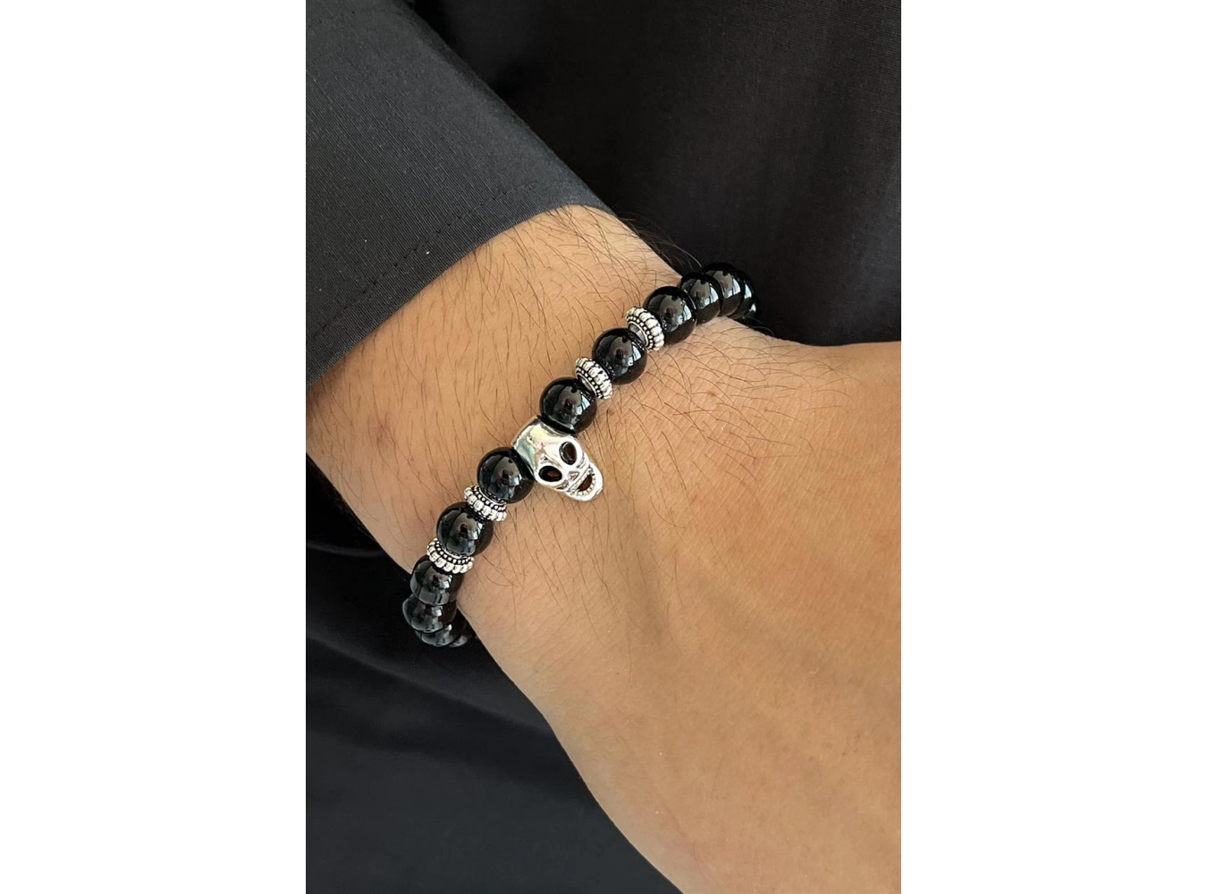 Siyah Renk Boncuk Detaylı Kuru Kafa Figürlü Erkek Bileklik