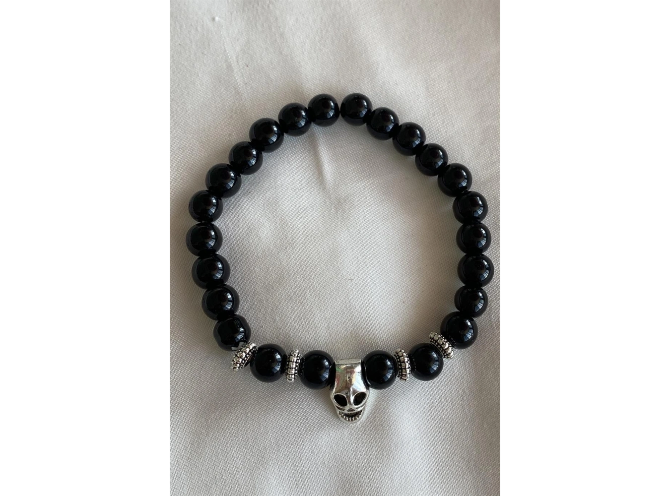 Siyah Renk Boncuk Detaylı Kuru Kafa Figürlü Erkek Bileklik