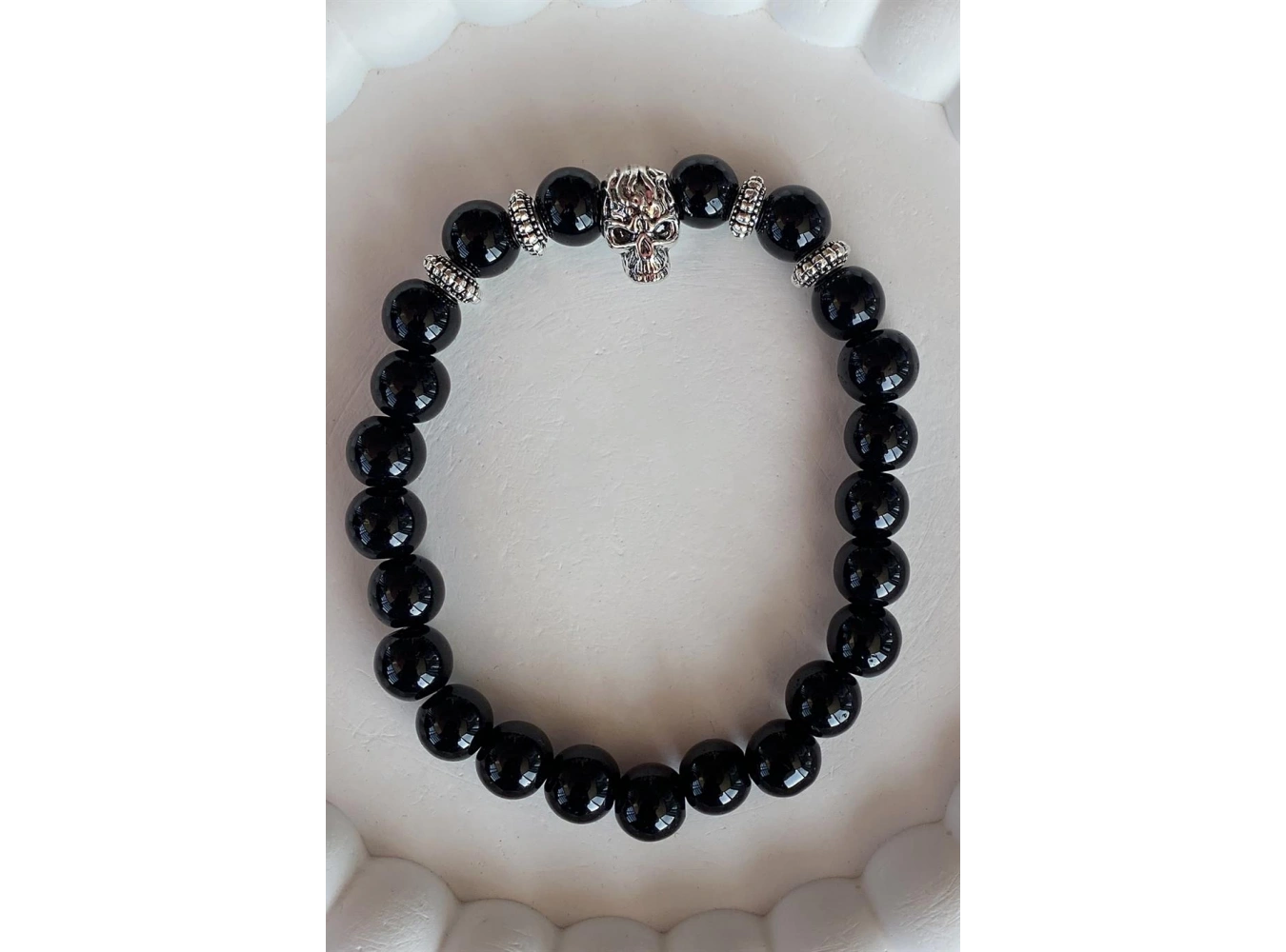 Siyah Renk Boncuk Detaylı Kuru Kafa Figürlü Erkek Bileklik