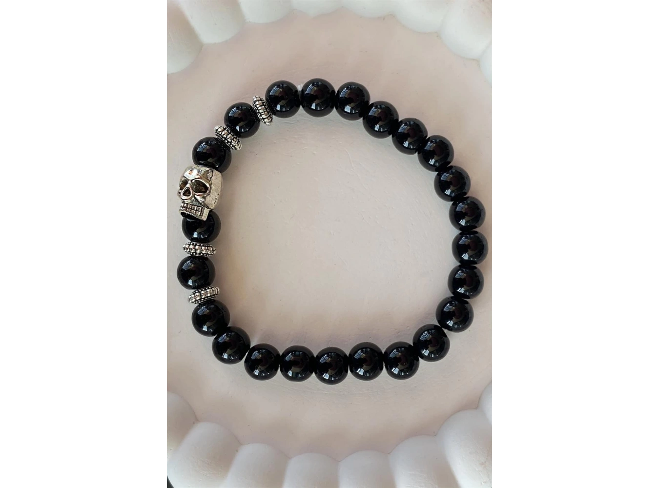 Siyah Renk Boncuk Detaylı Kuru Kafa Figürlü Erkek Bileklik
