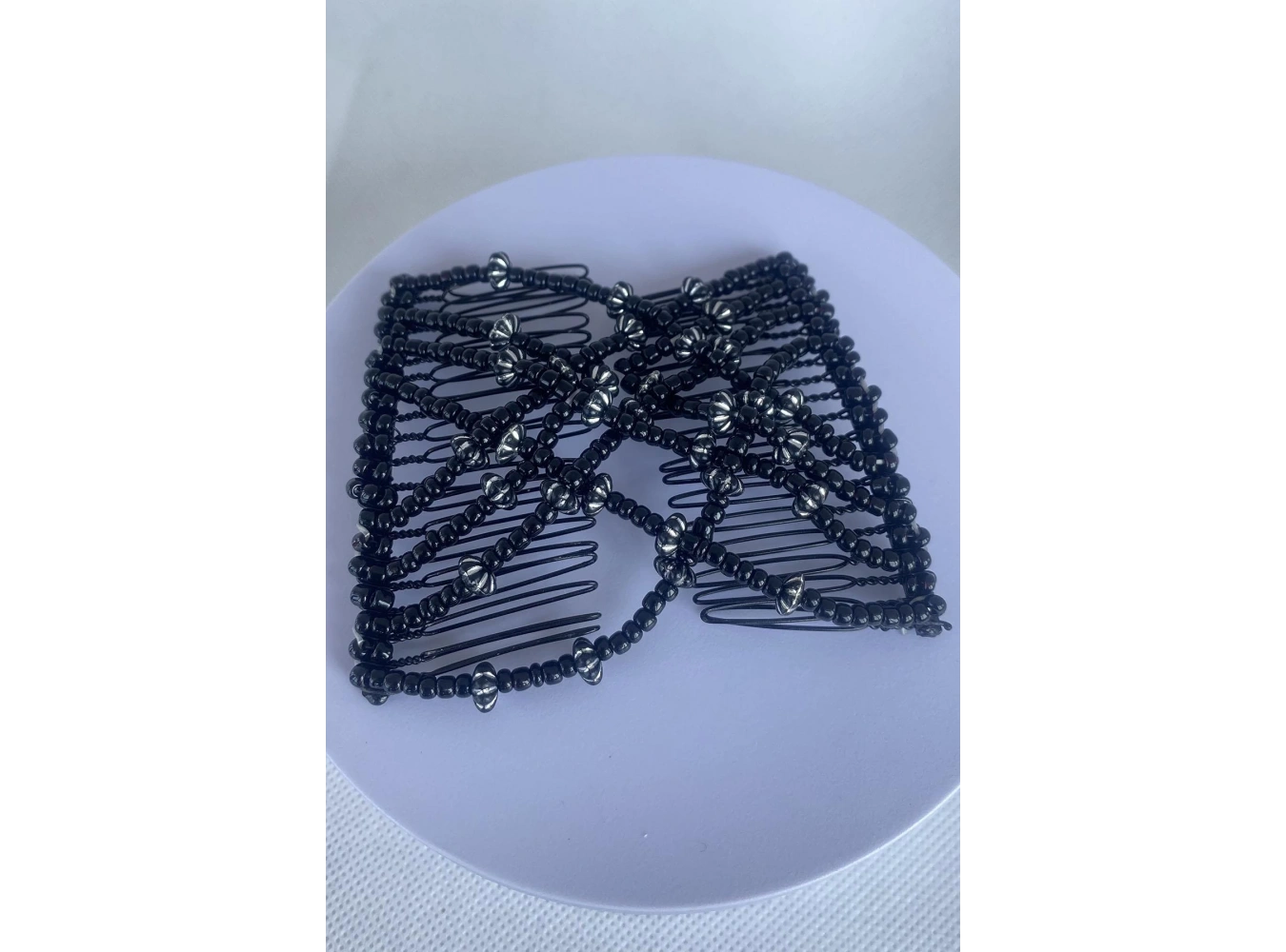 Siyah Renk Boncuk Detaylı Tel Tarak Toka