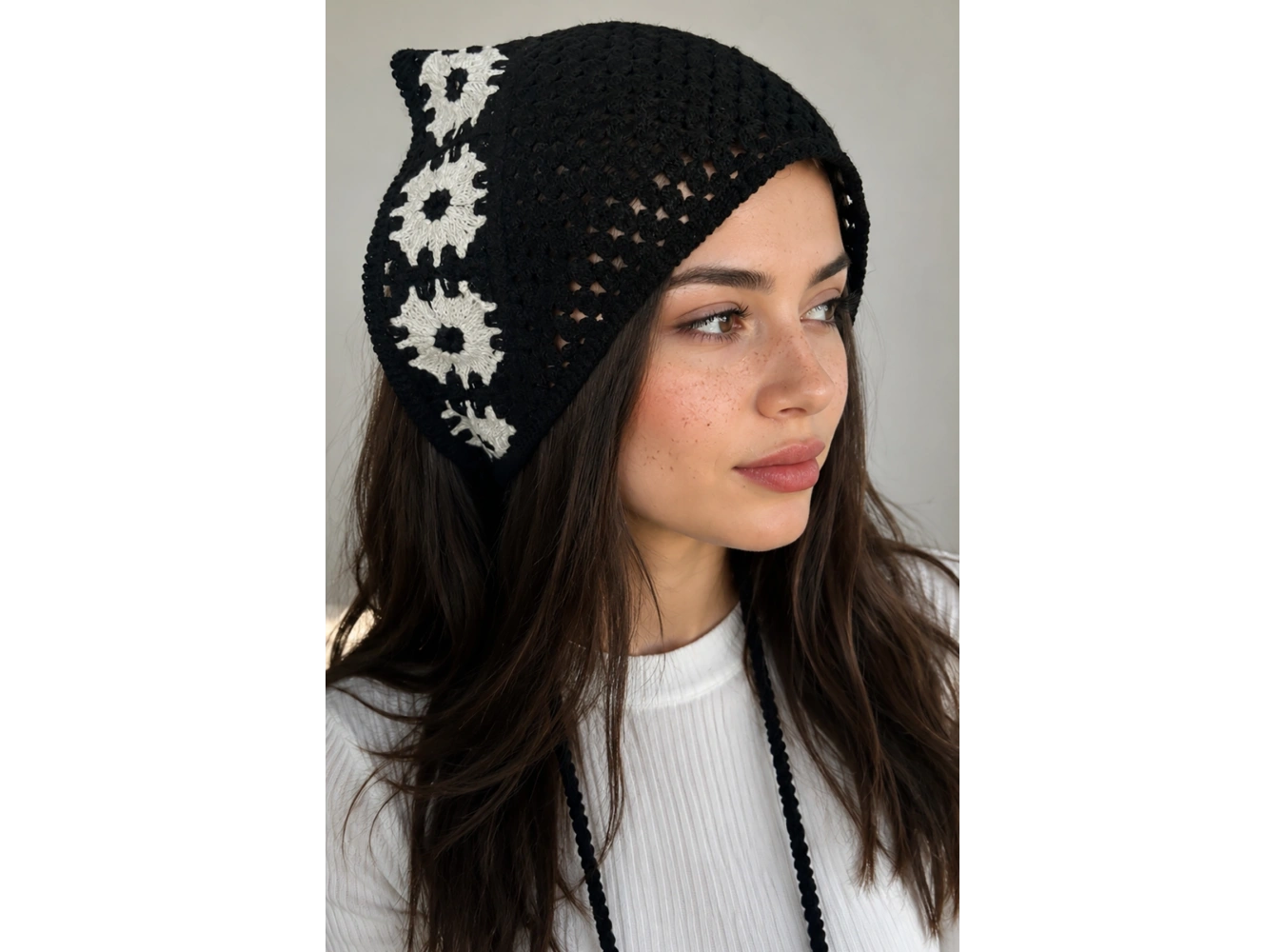 Siyah Renk Çiçek Desenli Örgü Saç Bandana
