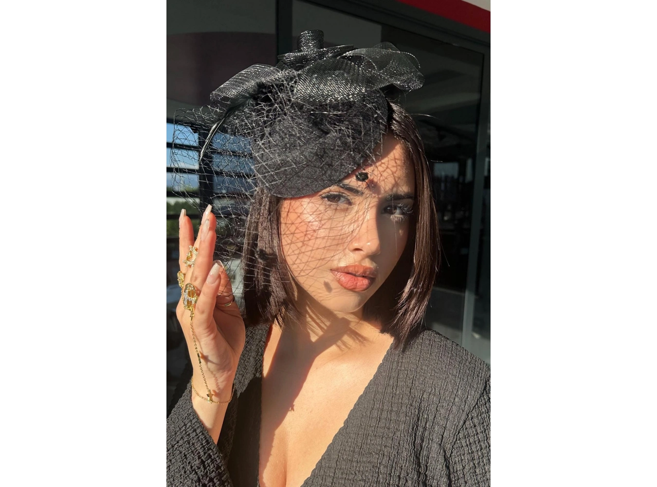 Siyah Renk Çiçek Detaylı Nikah Şapkası/Vualet Şapka