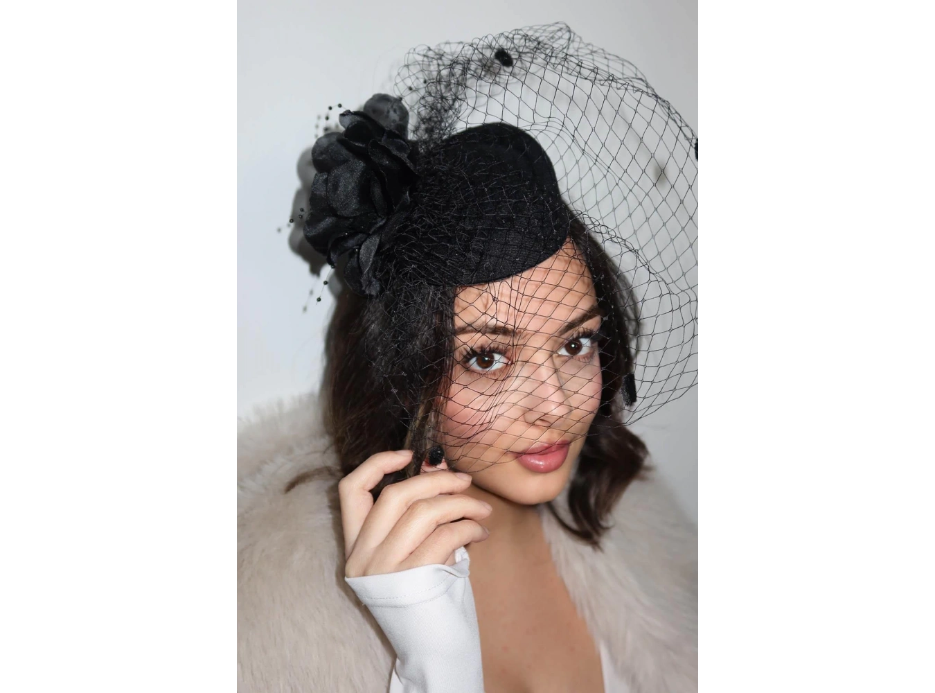 Siyah Renk Çiçek Detaylı Nikah Şapkası/Vualet Şapka