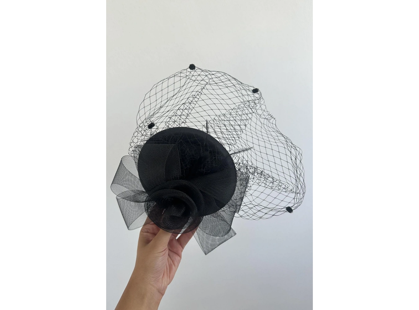 Siyah Renk Çiçek Detaylı Nikah Şapkası/Vualet Şapka