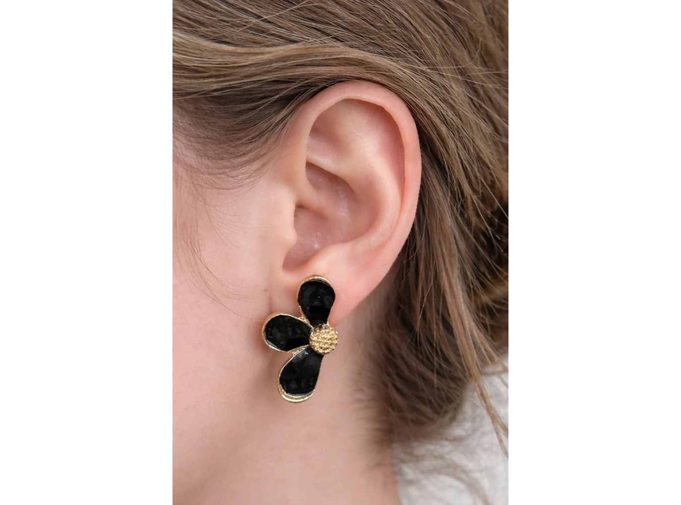 Siyah Renk Çiçek Figürlü Küpe (Çift)