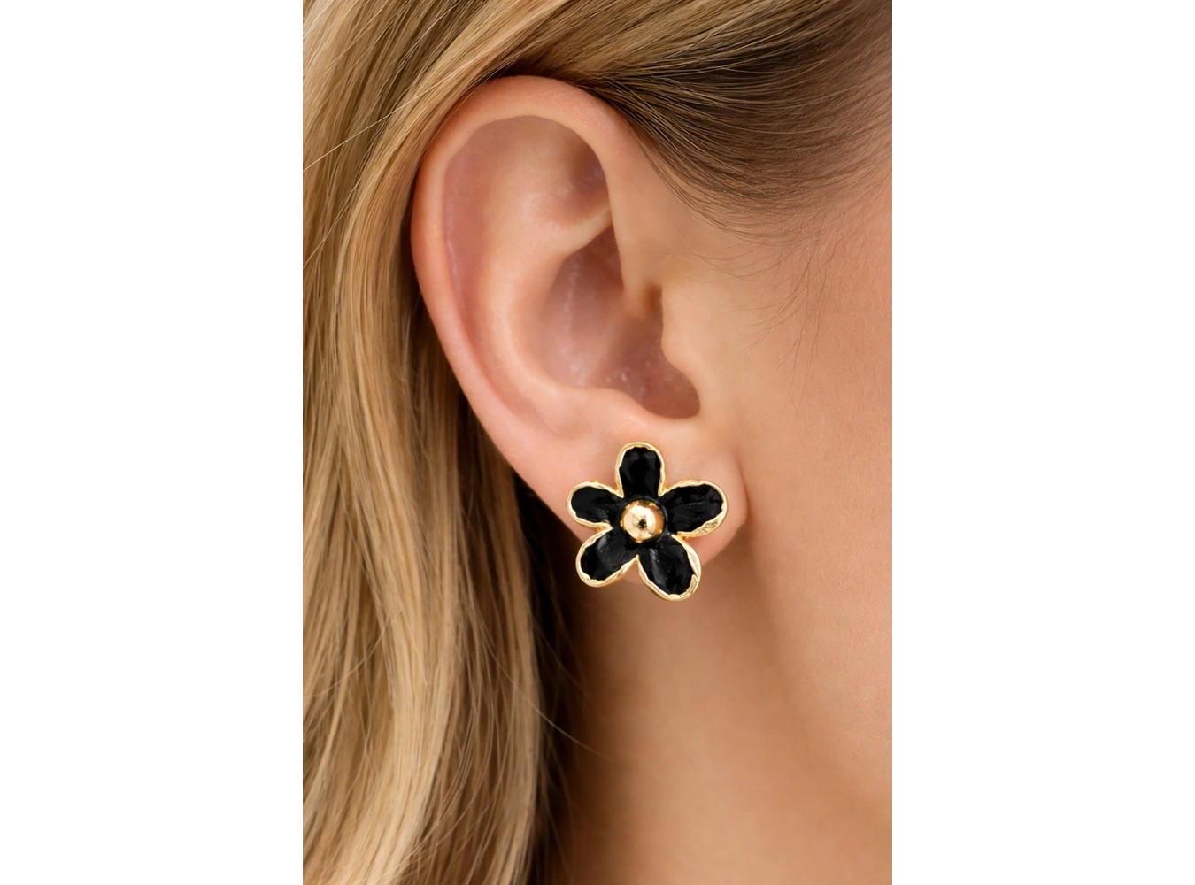 Siyah Renk Çiçek Figürlü Küpe (Çift)