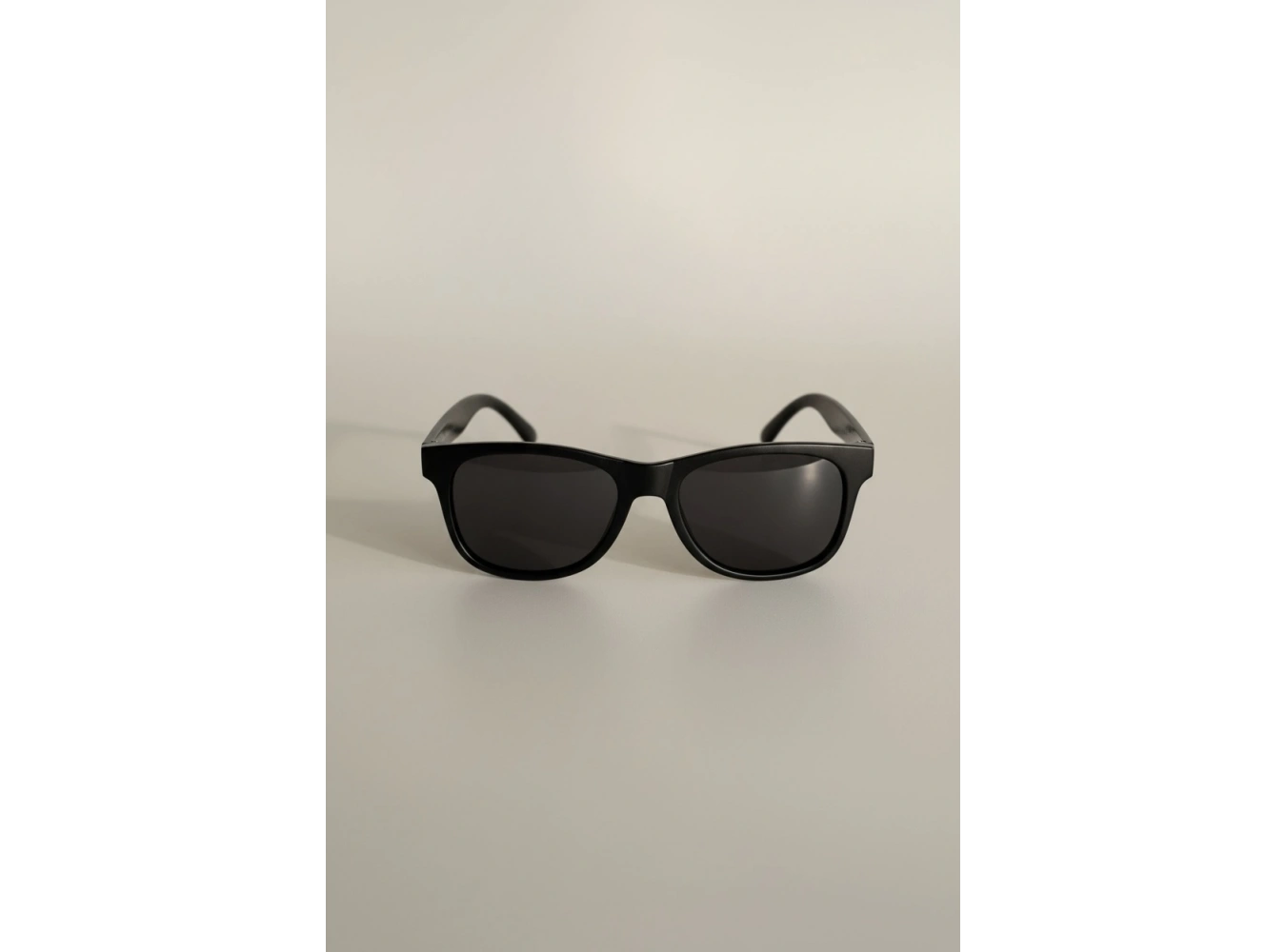 Siyah Renk Çocuk Güneş Gözlüğü