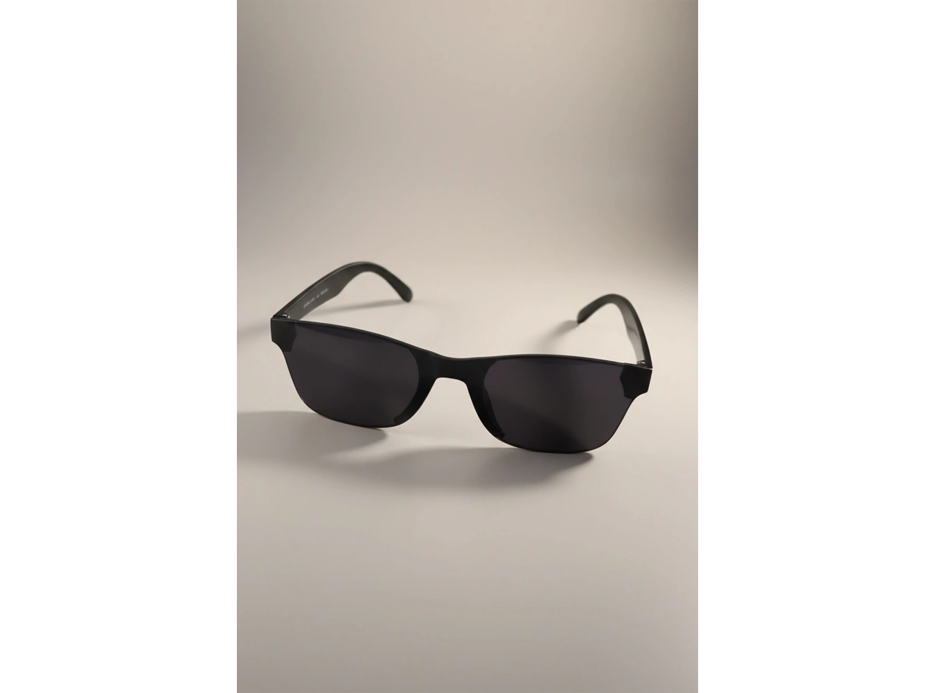 Siyah Renk Çocuk Güneş Gözlük