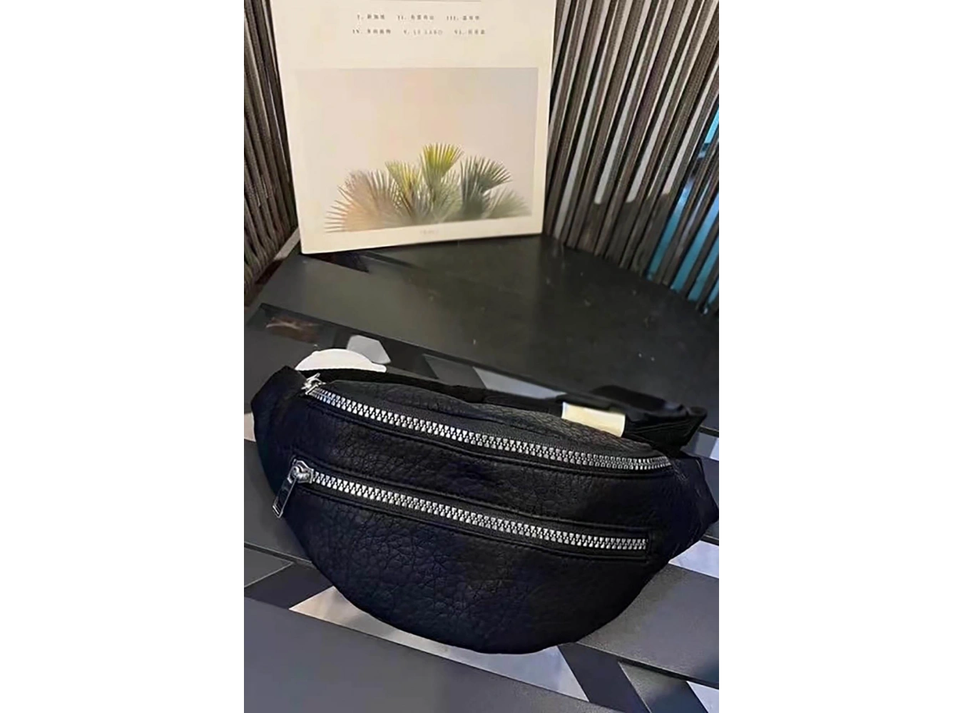 Siyah Renk Deri Bel Çantası