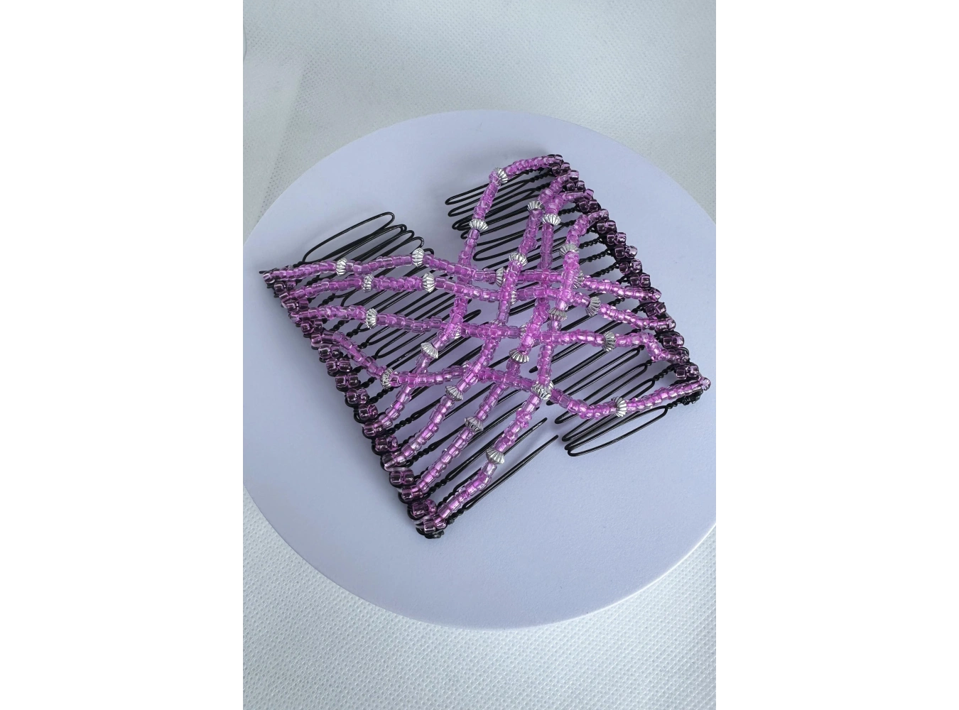 Siyah Renk Fuşya Boncuk Detaylı Tel Tarak Toka