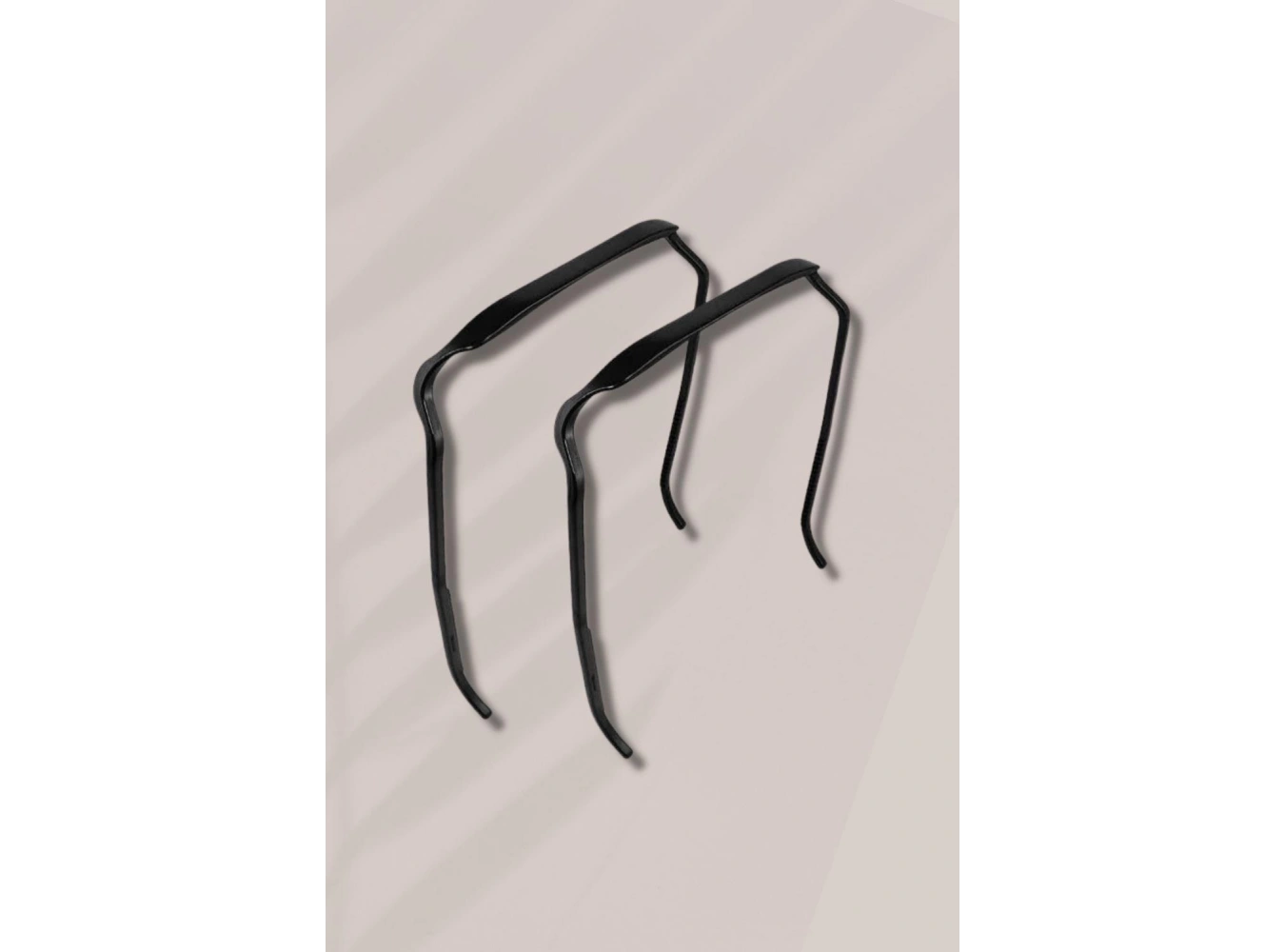 Siyah Renk Gözlük Efekti Veren Taç