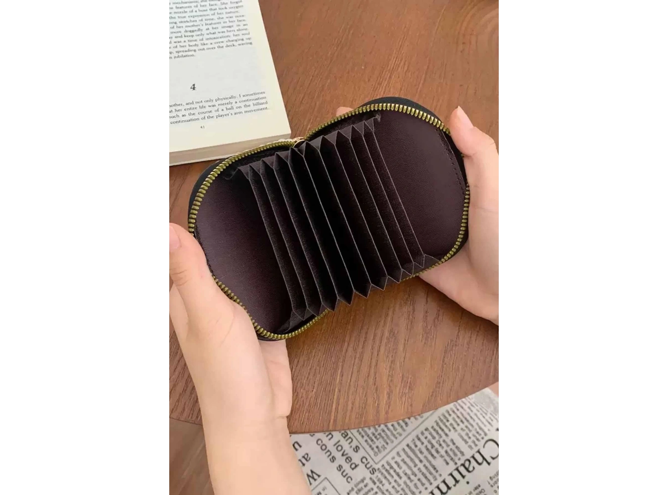 Siyah Renk İnci Detaylı Deri Kadın Cüzdan/Kartlık