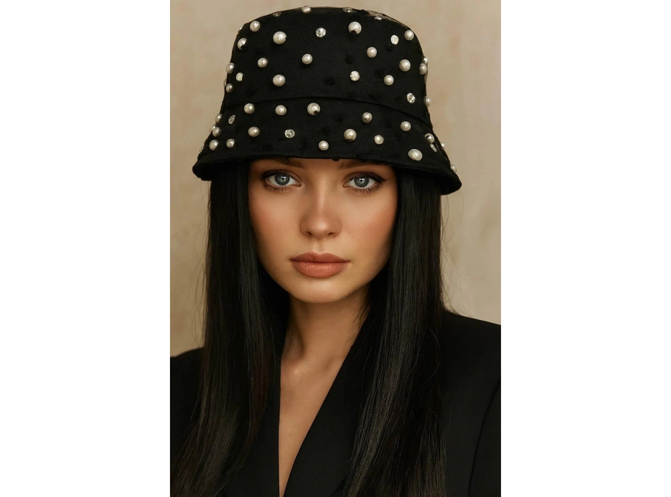 Siyah Renk İnci Detaylı Tasarım Şapka