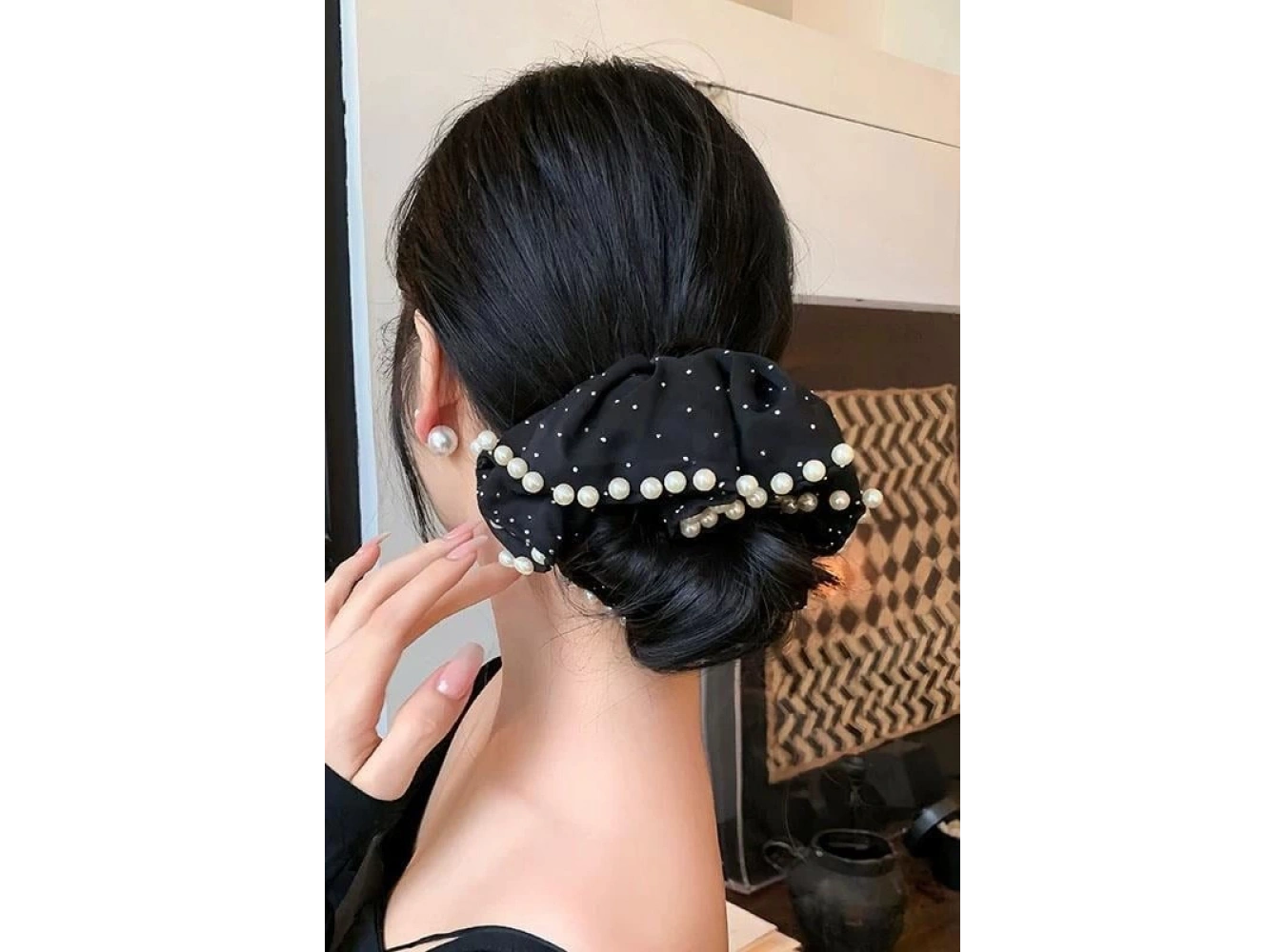 Siyah Renk İnci Ve Taş Detaylı Simit Toka