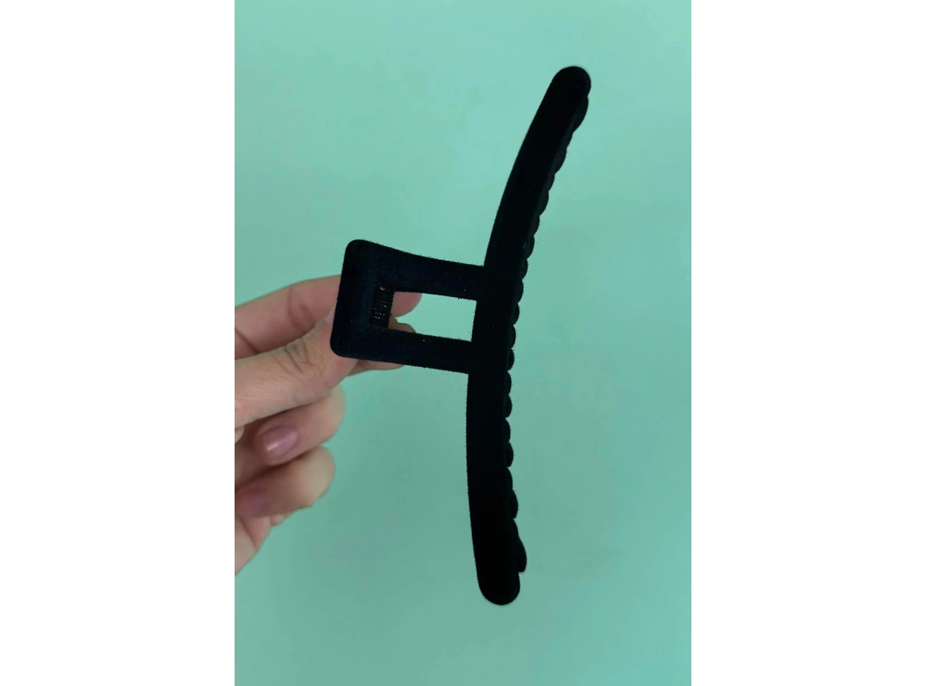 Siyah Renk Kadife Mandal Toka