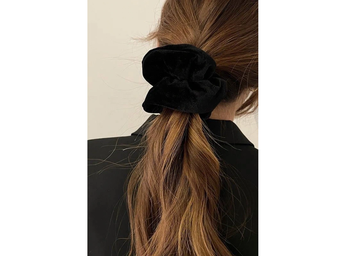 Siyah Renk Kadife Simit Toka