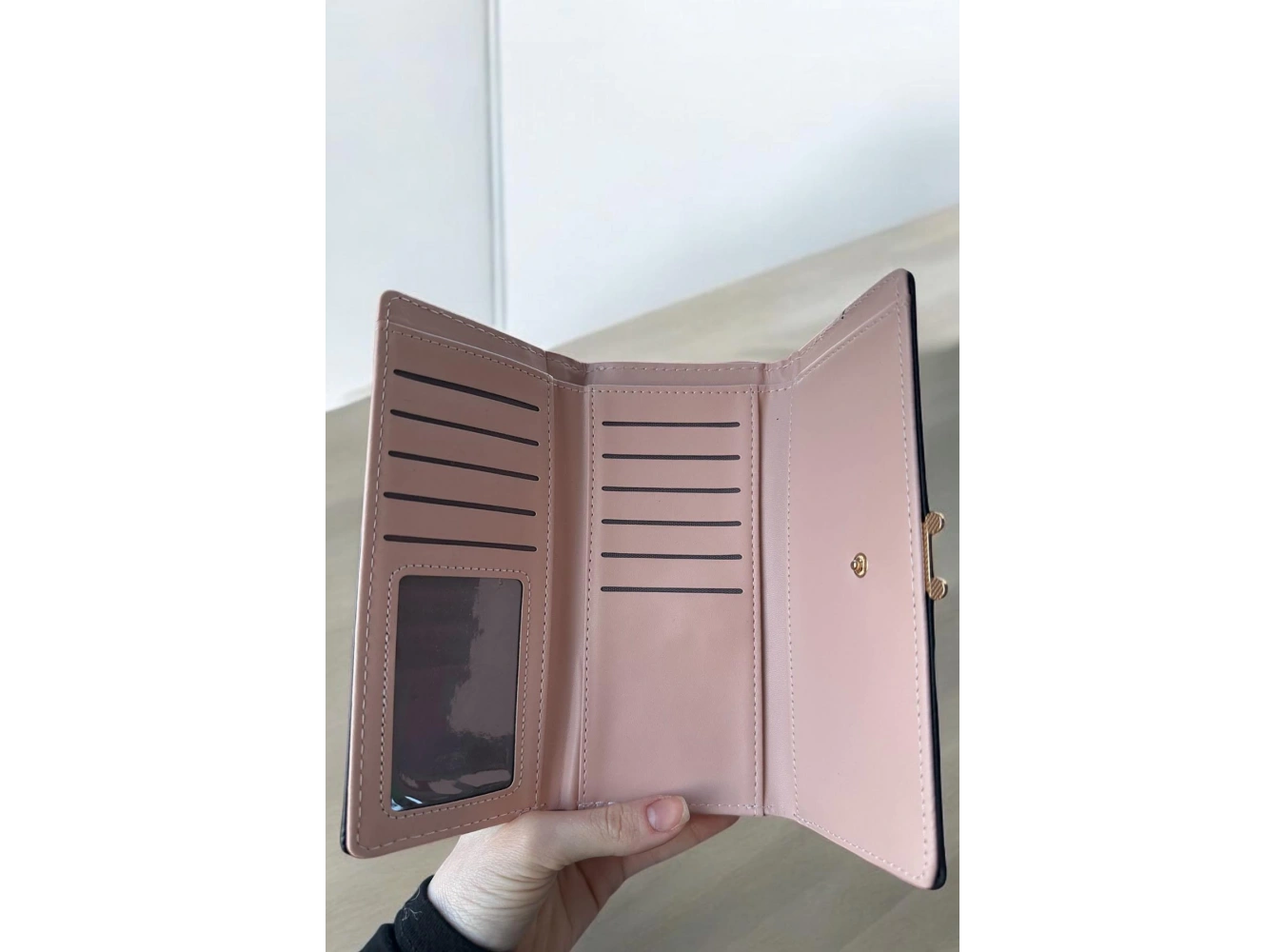 Siyah Renk Kalp Detaylı Kadın Cüzdan