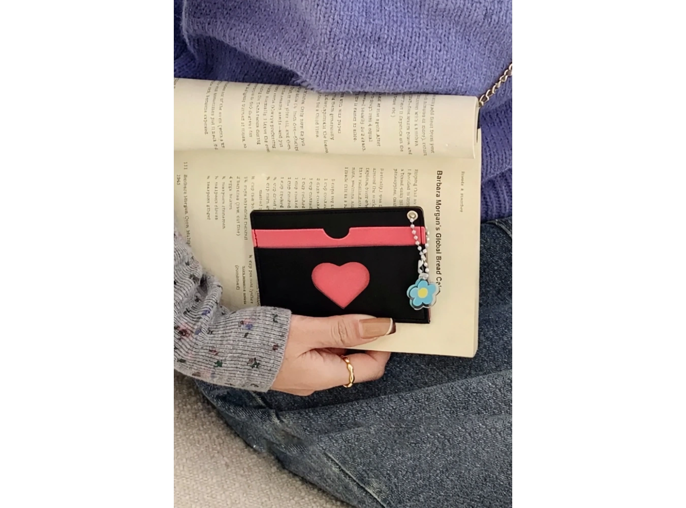 Siyah Renk Kalp Detaylı Kartlık