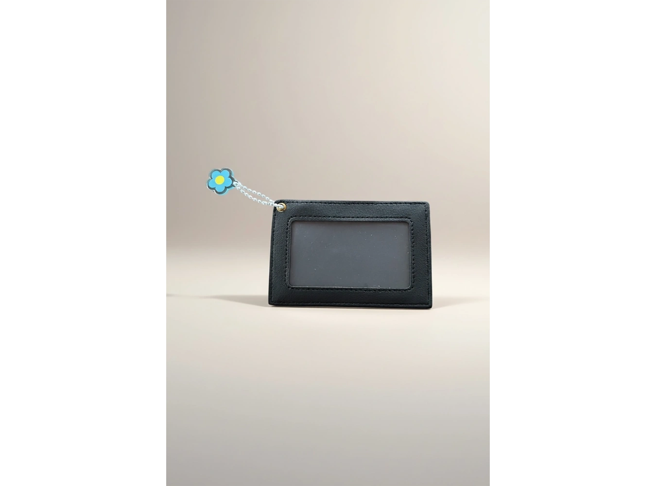 Siyah Renk Kalp Detaylı Kartlık