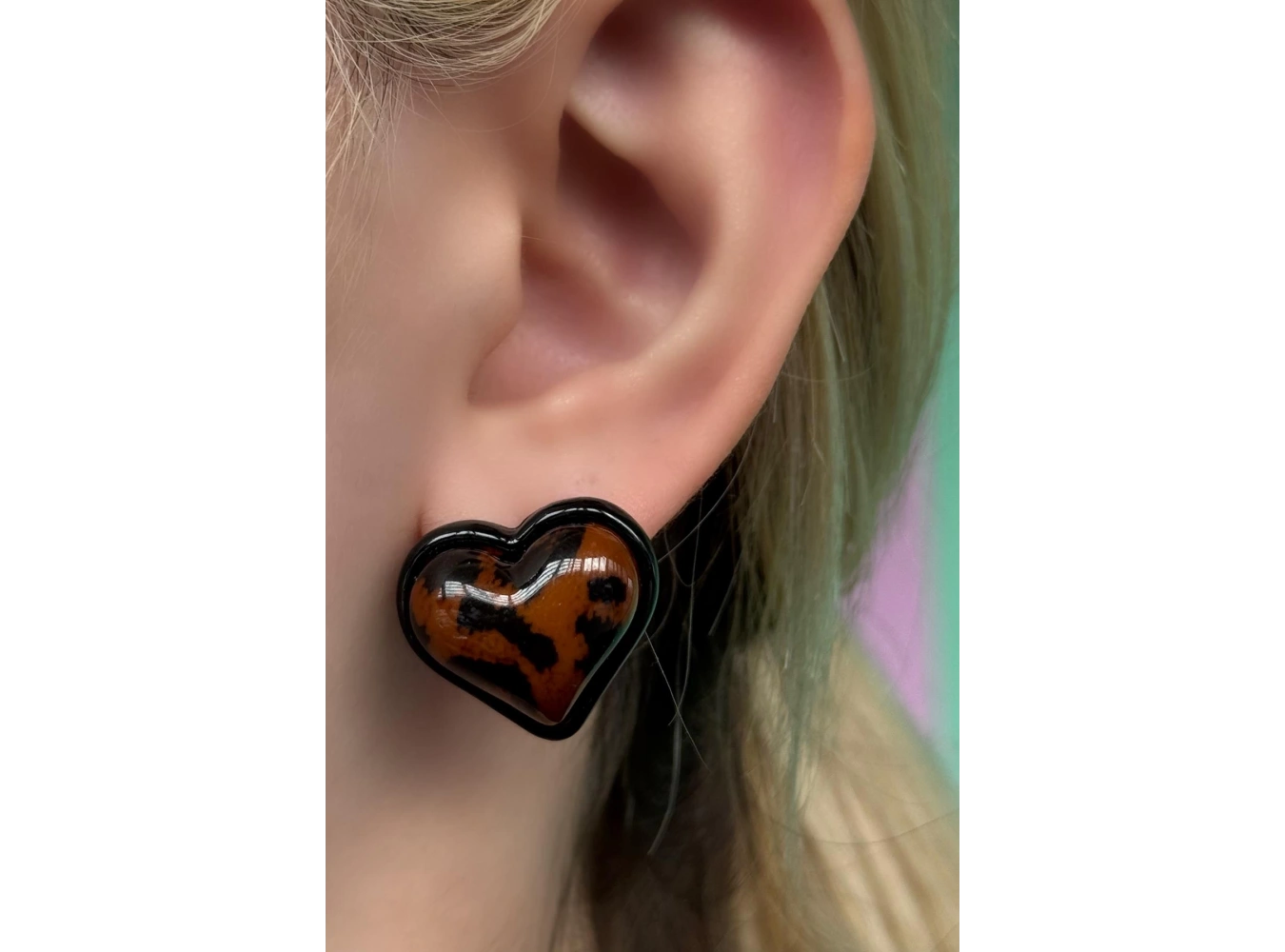 Siyah Renk Kalp Figürlü Leopar Desenli Küpe (Çift)