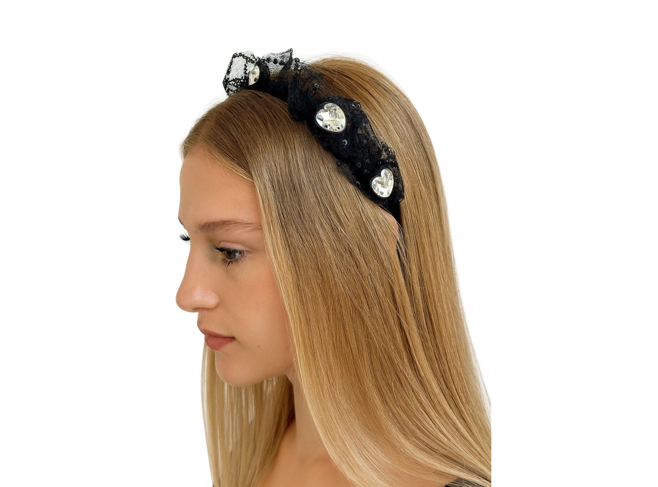 Siyah Renk Kalp Figürlü Taç