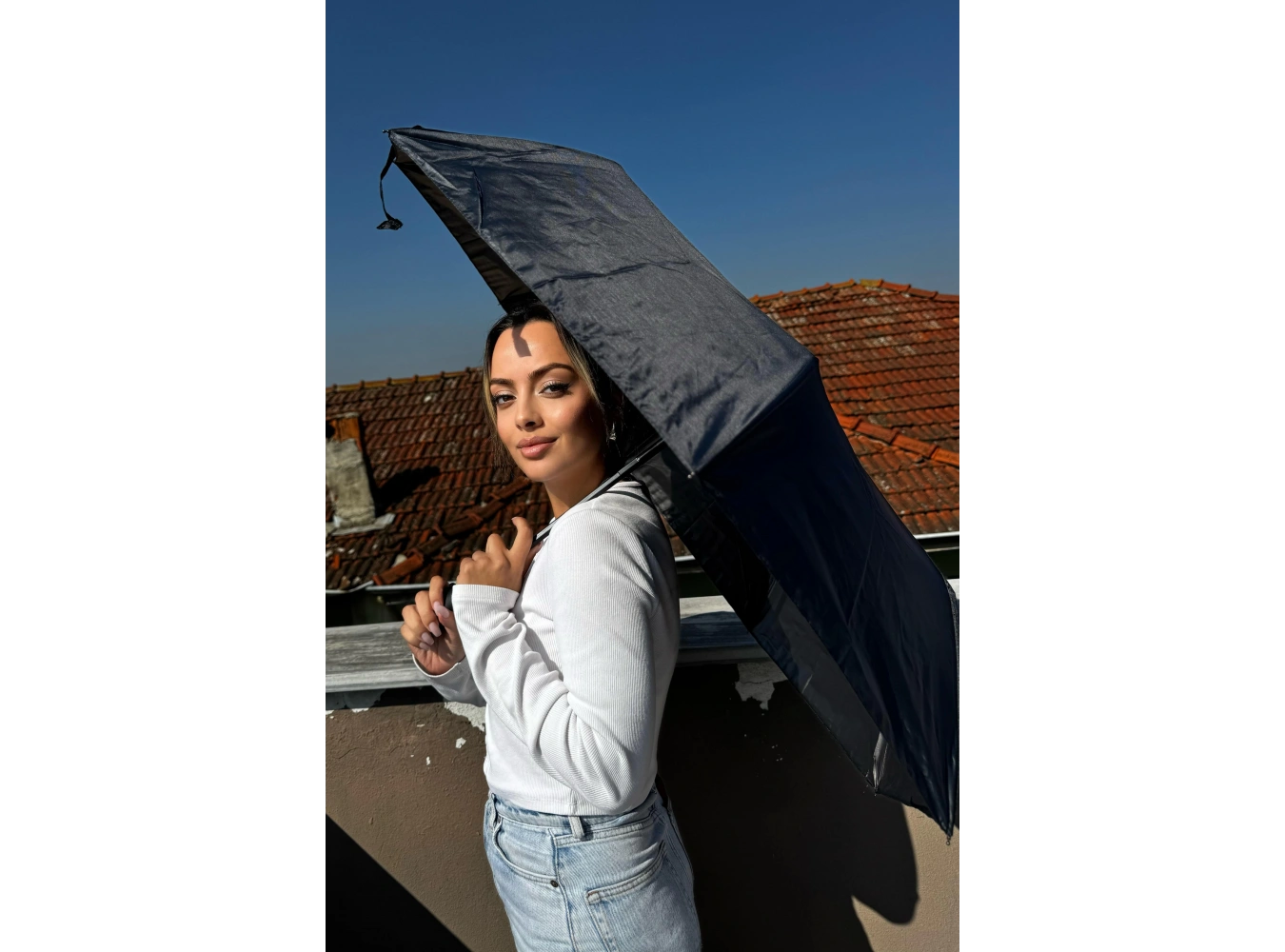 Siyah Renk Katlanabilir Şemsiye