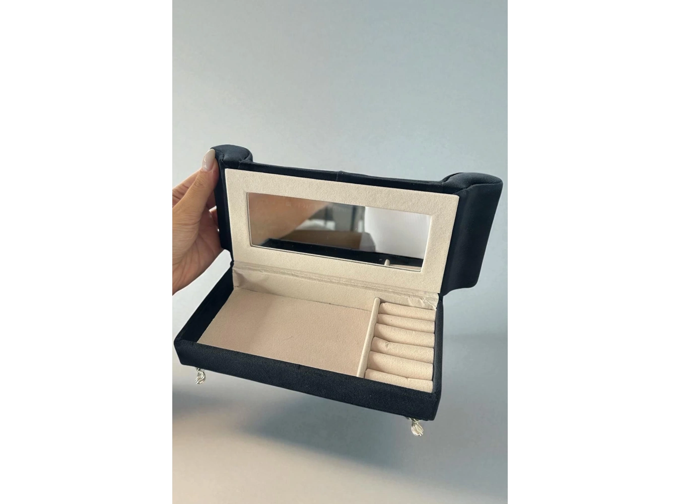 Siyah Renk Koltuk Figürlü Takı Organizeri