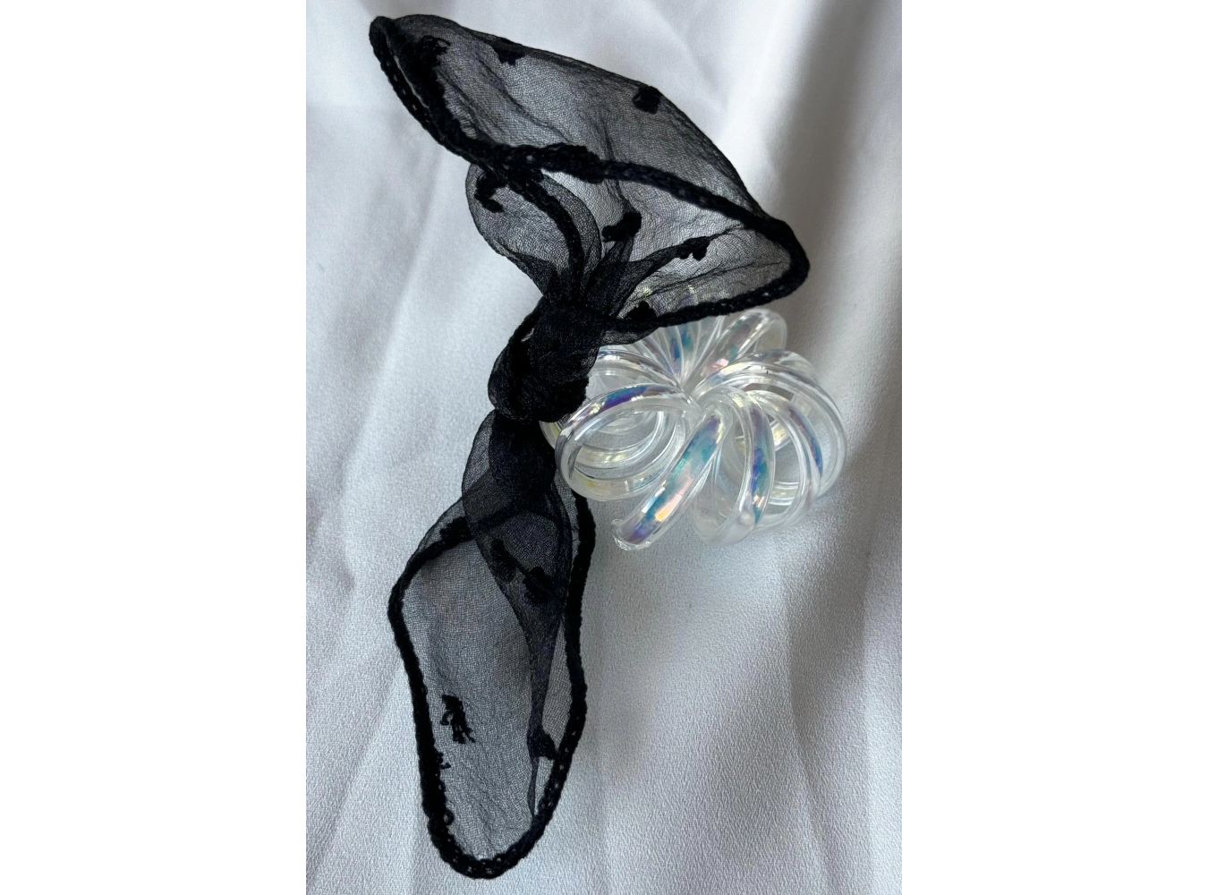 Siyah Renk Kurdele Figürlü Helezon Toka